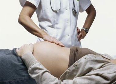 怀孕初期腹痛的原因有哪些，如何判断是否怀孕